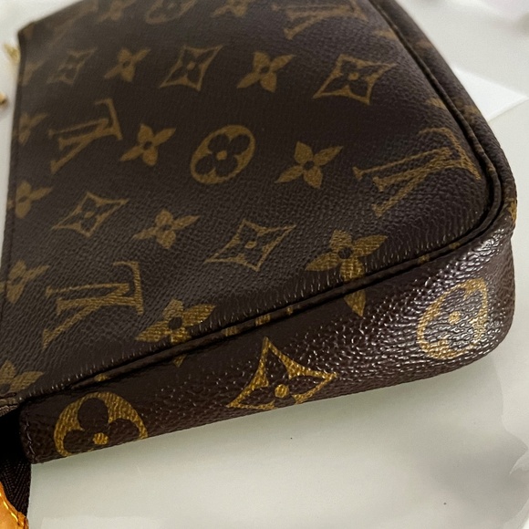 Louis Vuitton Pochette Accessories 1997 - Picture 9 of 16